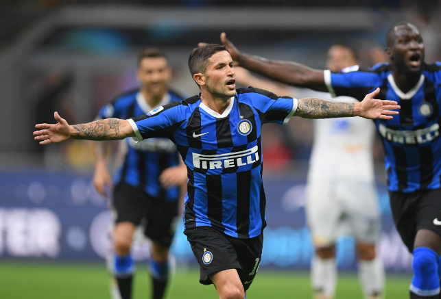 王哲林17分 CBA俱乐部杯上海男篮111-72战胜四川 杜智博23分