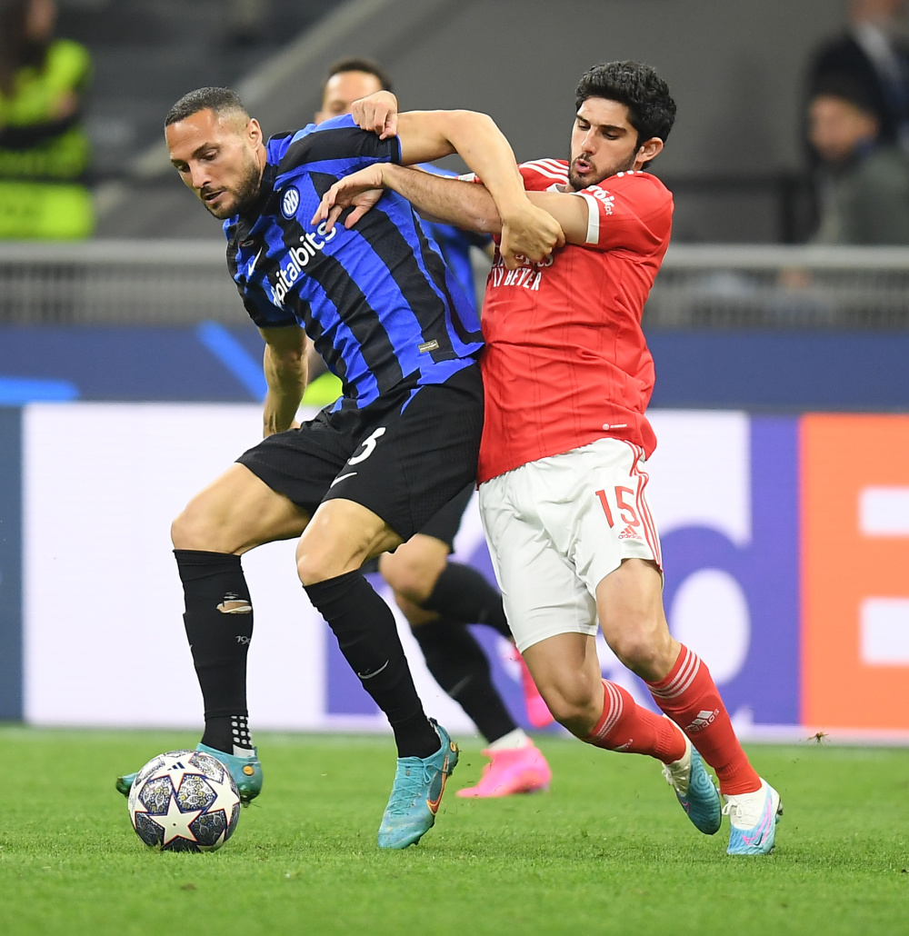 意媒：伊布曾想帮米兰签回弟媳，但被富拉尼和阿莱格里否决（意媒曝：伊布欲助米兰重签弟媳，遭富拉尼与阿莱格里否决）