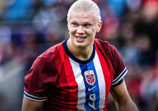 滇超联赛昆明队队员李梓豪放言昆明必夺第一