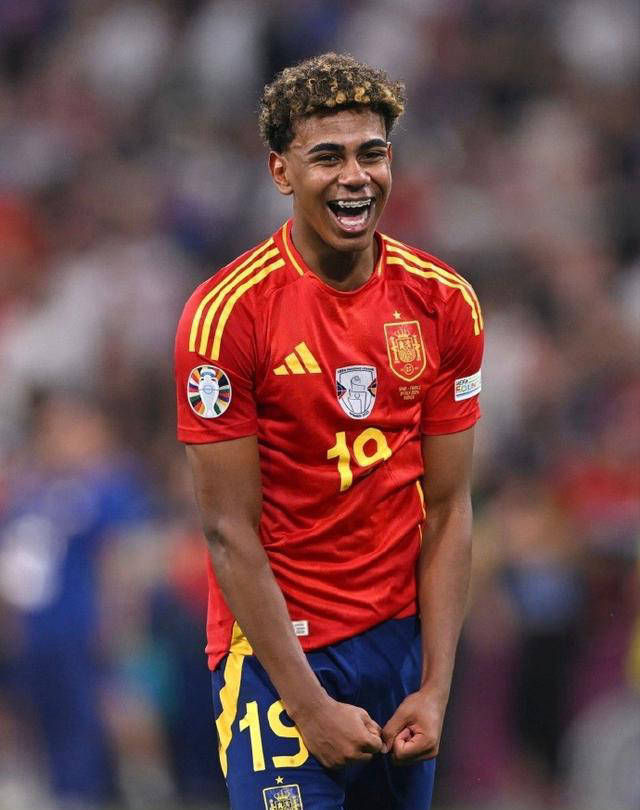 闫炳良：落后的时候没有放弃，希望伤员早日康复打好最后一场