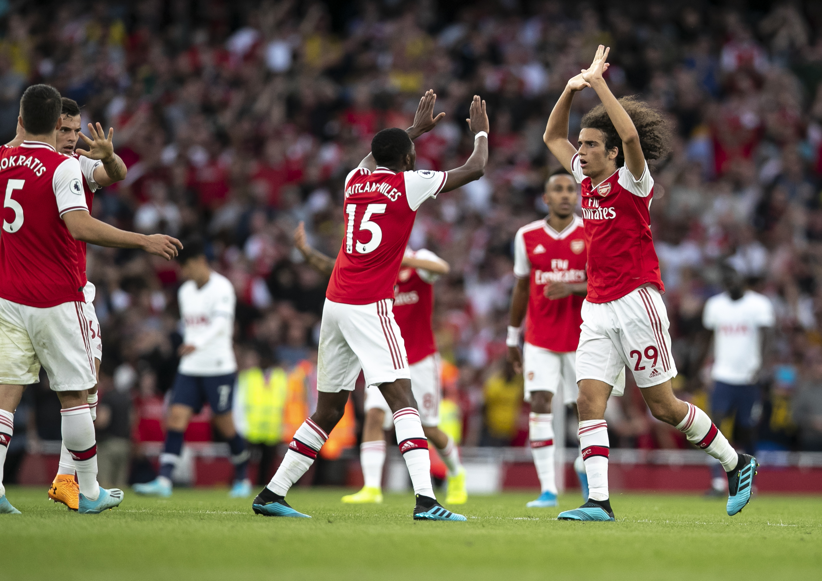 同曦队坚韧表现获赞