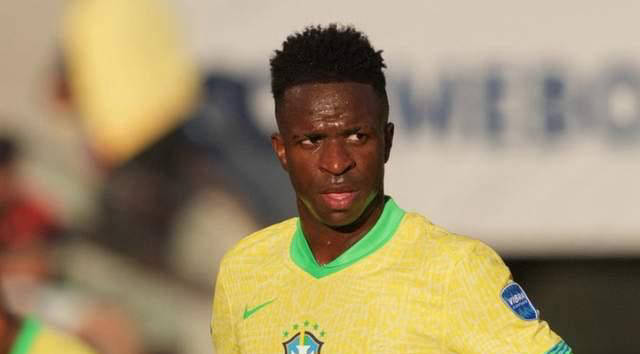 足球世界杯亚洲区预选赛关键球员表现突出