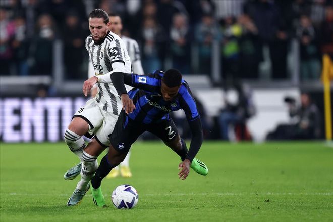 自由人聘请克里斯·德马科担任教练时，曾征求库里对他的评价