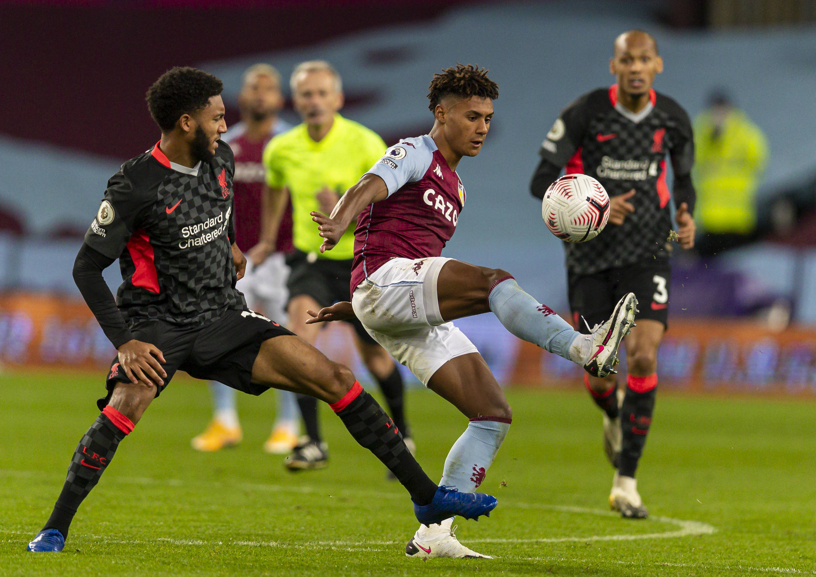 鲁尼：谢什科的控球能力还是比霍伊伦强的，未来会越来越好