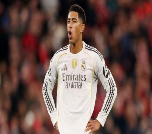 普利西奇成为英雄，AC米兰逆转都灵，重返意甲榜首（普利西奇一锤定音，AC米兰逆转击败都灵，重登意甲榜首）