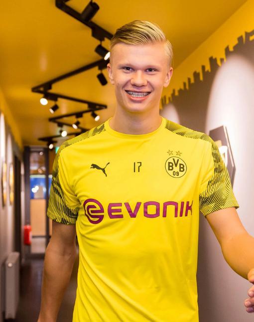 8-7绝杀日本，复制1年前神迹？2-8：中国香港无缘再胜对手