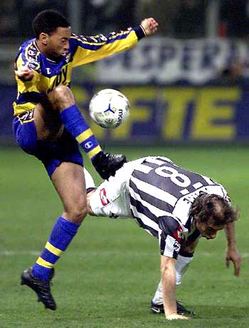 首球还是没来！英超官方认定维尔茨进球为对方球员乌龙（英超官方将维尔茨破门记为对手乌龙，首球仍未入账）